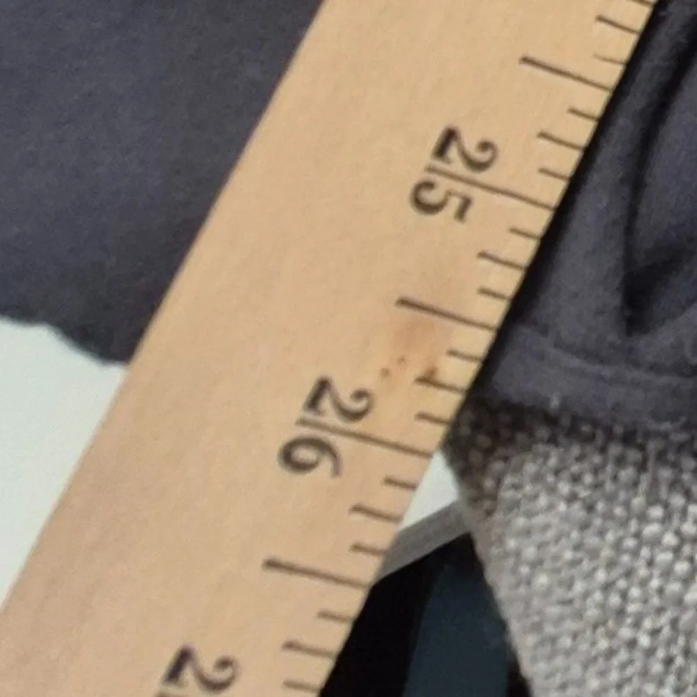 Lululemon Women's Gray Hooded Full Zip Jacket sz 4 Logo Zip Pockets Athletic